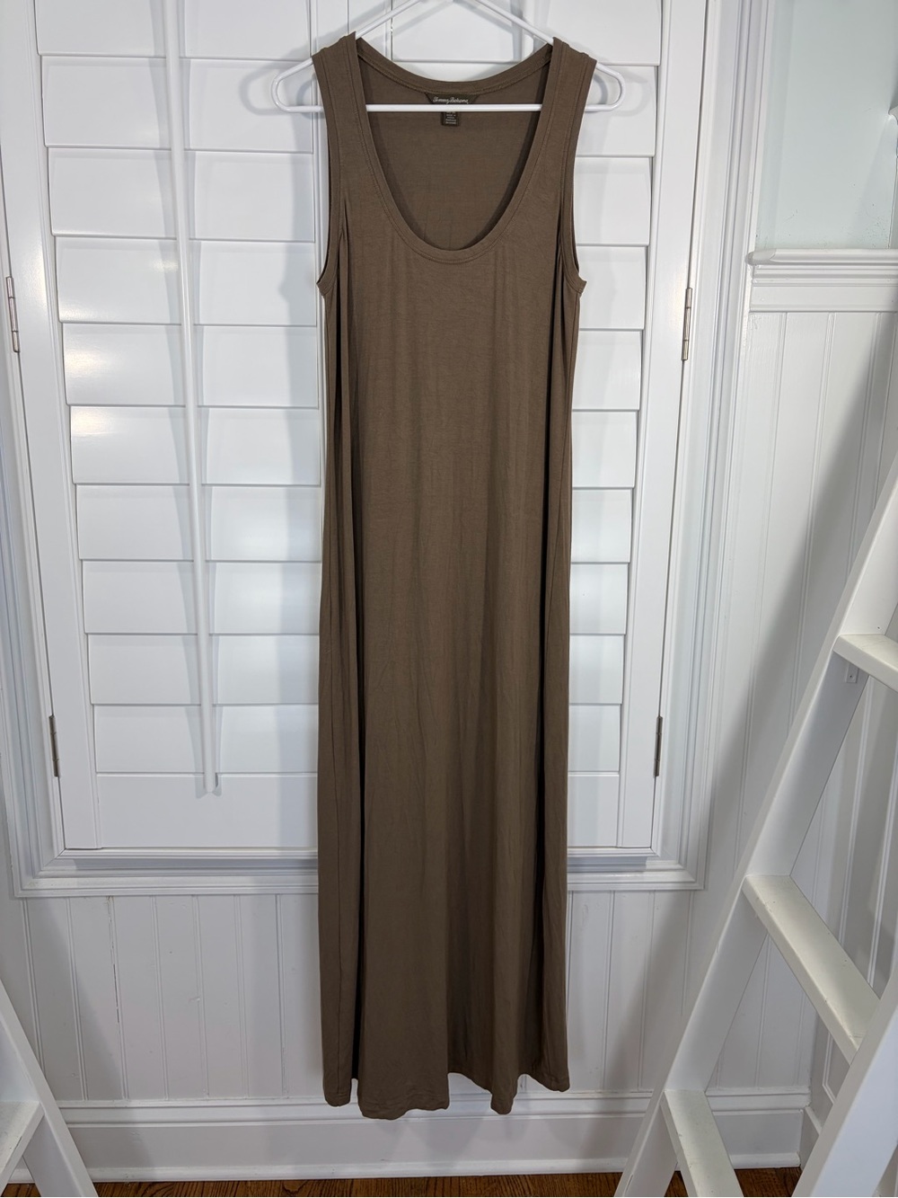 Tommy Bahama Sleeveless Maxi Dress in Brown (M)